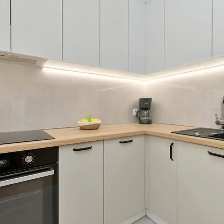 Cosy In With Garden And Parking By Renters *