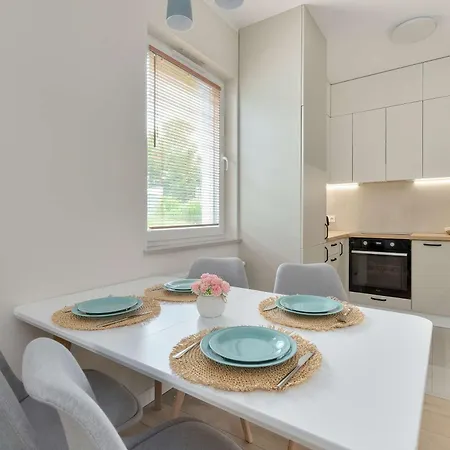 Cosy In With Garden And Parking By Renters